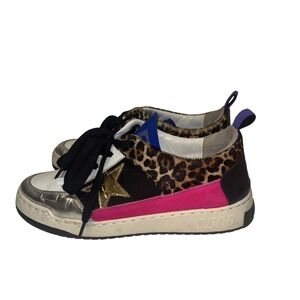 Stylish Women's Sneakers with Leopard Print and Gold Star